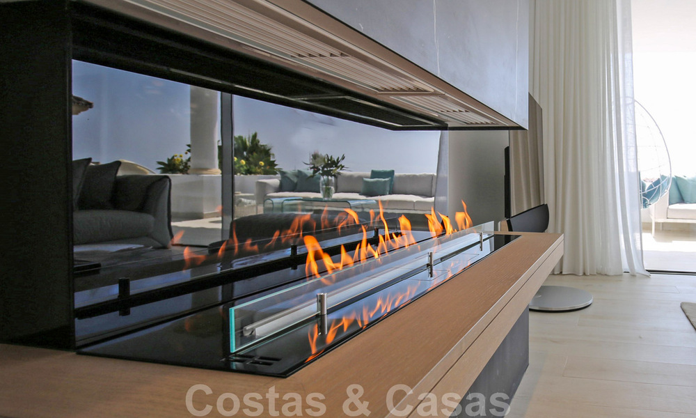 Luxe penthouse te koop met zeezicht in een exclusief complex, op de prestigieuze Golden Mile, Marbella 38404