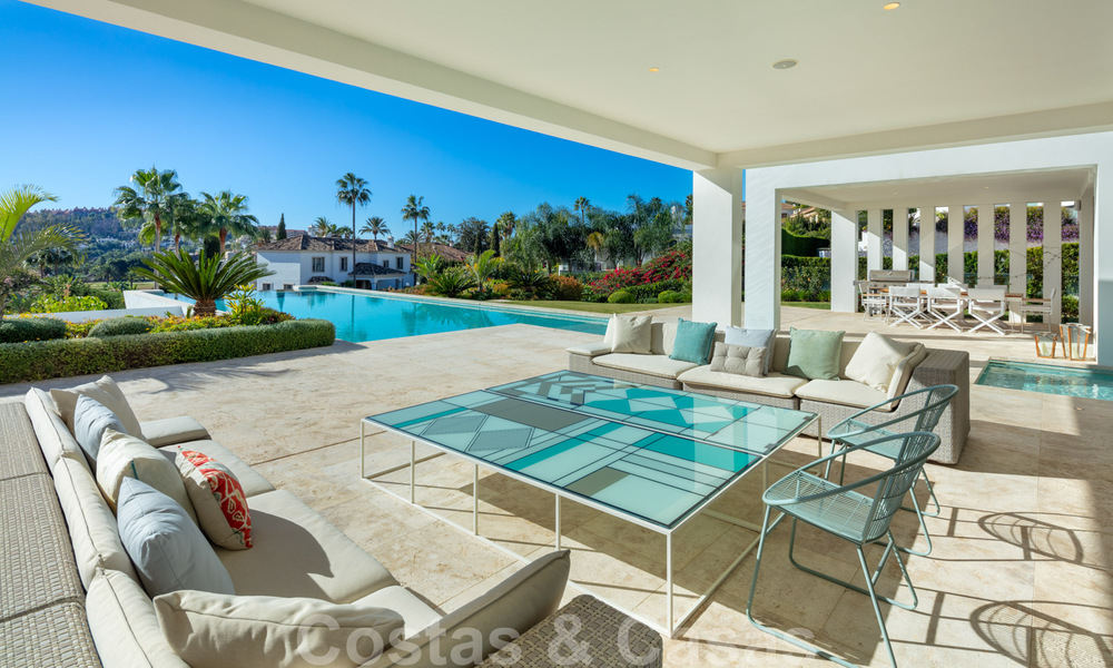 Fenomenale, hedendaagse, nieuwe luxevilla te koop in het hart van Nueva Andalucia’s Golf Vallei in Marbella. Sterk verlaagd in prijs! 37909