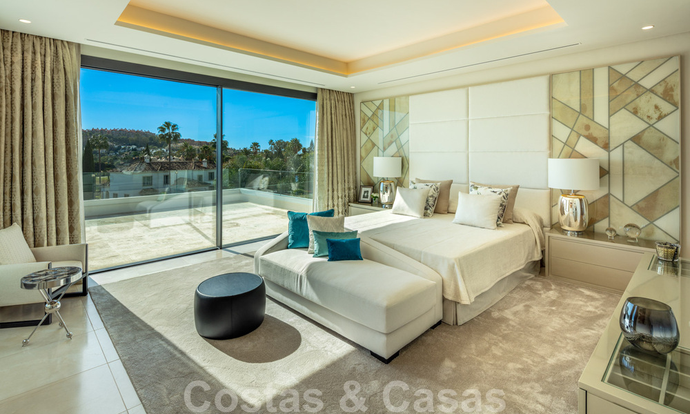 Fenomenale, hedendaagse, nieuwe luxevilla te koop in het hart van Nueva Andalucia’s Golf Vallei in Marbella. Sterk verlaagd in prijs! 37927