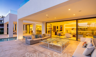 Fenomenale, hedendaagse, nieuwe luxevilla te koop in het hart van Nueva Andalucia’s Golf Vallei in Marbella 37938 