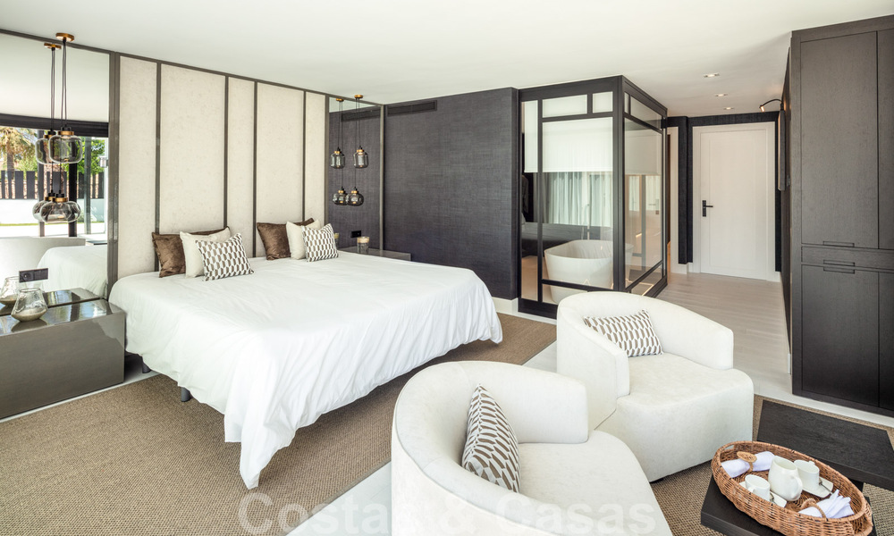 Exclusief ontworpen villa te koop, met prachtig uitzicht, in zeer populaire woonwijk in Nueva Andalucia in Marbella 37944