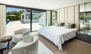 Exclusief ontworpen villa te koop, met prachtig uitzicht, in zeer populaire woonwijk in Nueva Andalucia in Marbella 37946 