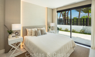 Exclusief ontworpen villa te koop, met prachtig uitzicht, in zeer populaire woonwijk in Nueva Andalucia in Marbella 37949 