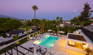 Exclusief ontworpen villa te koop, met prachtig uitzicht, in zeer populaire woonwijk in Nueva Andalucia in Marbella 37973 