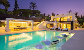 Exclusief ontworpen villa te koop, met prachtig uitzicht, in zeer populaire woonwijk in Nueva Andalucia in Marbella 37975 