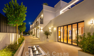 Exclusief ontworpen villa te koop, met prachtig uitzicht, in zeer populaire woonwijk in Nueva Andalucia in Marbella 37977 
