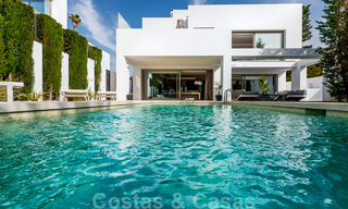 Instapklare, moderne designvilla te koop, tweedelijns strand aan de Golden Mile - Marbella 37980 