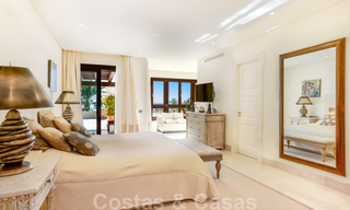 Stijlvol eerstelijns strand penthouse te koop in mediterrane stijl met zeezicht in Los Monteros, Marbella 38093 