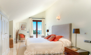 Stijlvol eerstelijns strand penthouse te koop in mediterrane stijl met zeezicht in Los Monteros, Marbella 38108 