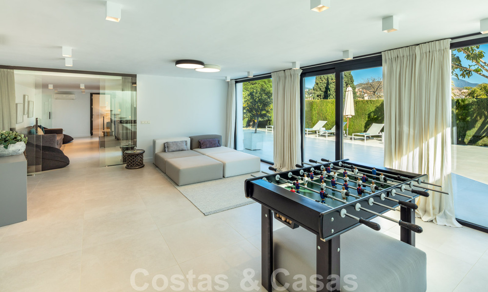 Elegante, zeer stijlvolle luxevilla te koop in het hart van de Golf Vallei in Nueva Andalucia te Marbella 38214