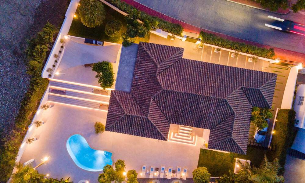 Elegante, zeer stijlvolle luxevilla te koop in het hart van de Golf Vallei in Nueva Andalucia te Marbella 38225