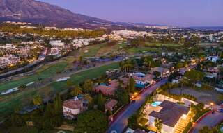 Elegante, zeer stijlvolle luxevilla te koop in het hart van de Golf Vallei in Nueva Andalucia te Marbella 38226 