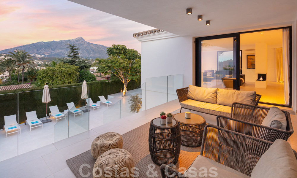 Elegante, zeer stijlvolle luxevilla te koop in het hart van de Golf Vallei in Nueva Andalucia te Marbella 38227