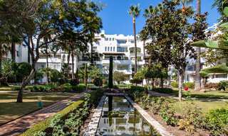 Modern, ruim, designer penthouse te koop a/d strandzijde e/o loopafstand v/h centrum van Puerto Banus in Marbella 38265 