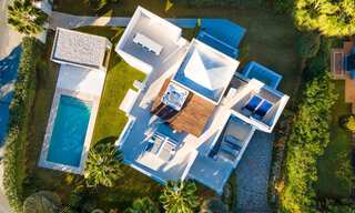 Hedendaagse, stijlvolle luxevilla te koop in een afgeschermde woonwijk op de Golden Mile in Marbella 38281 