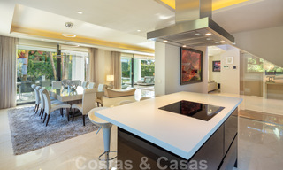 Hedendaagse, stijlvolle luxevilla te koop in een afgeschermde woonwijk op de Golden Mile in Marbella 38282 