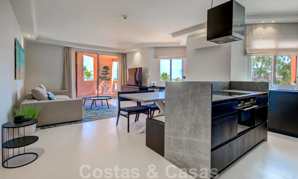 Mooi, recent gerenoveerd appartement te koop met zeezicht in Hotel Kempinski, Marbella - Estepona 38356