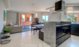 Mooi, recent gerenoveerd appartement te koop met zeezicht in Hotel Kempinski, Marbella - Estepona 38356 