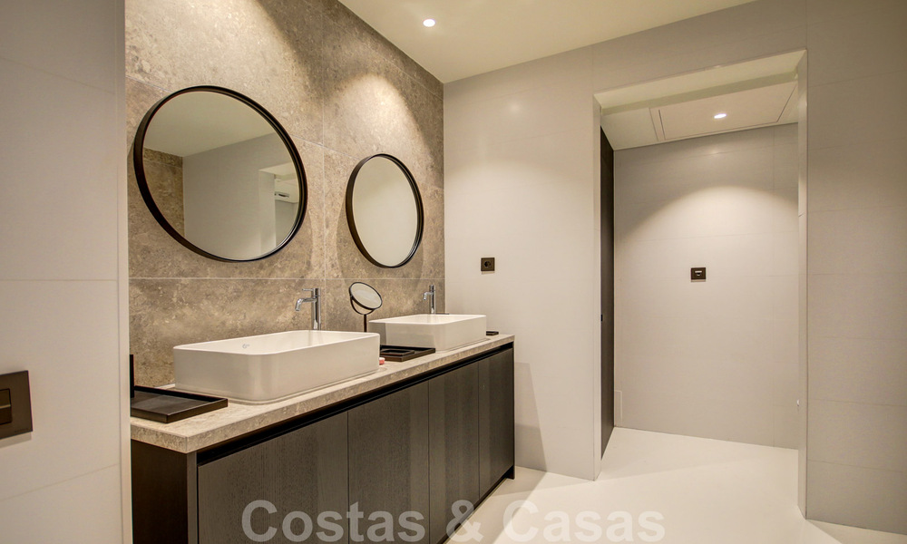 Mooi, recent gerenoveerd appartement te koop met zeezicht in Hotel Kempinski, Marbella - Estepona 38375
