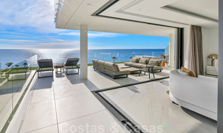 Instapklaar, modern, ultra-luxueus appartement te koop, eerstelijnstrand, met open zeezicht, tussen Marbella en Estepona 38438 