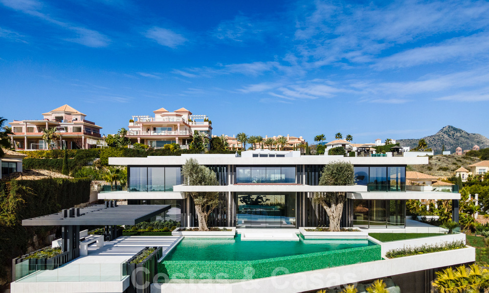 Nieuwe, moderne, majestueuze villa te koop, eerstelijns golf met panoramisch uitzicht in vijfsterren golfresort in Marbella - Benahavis 38455