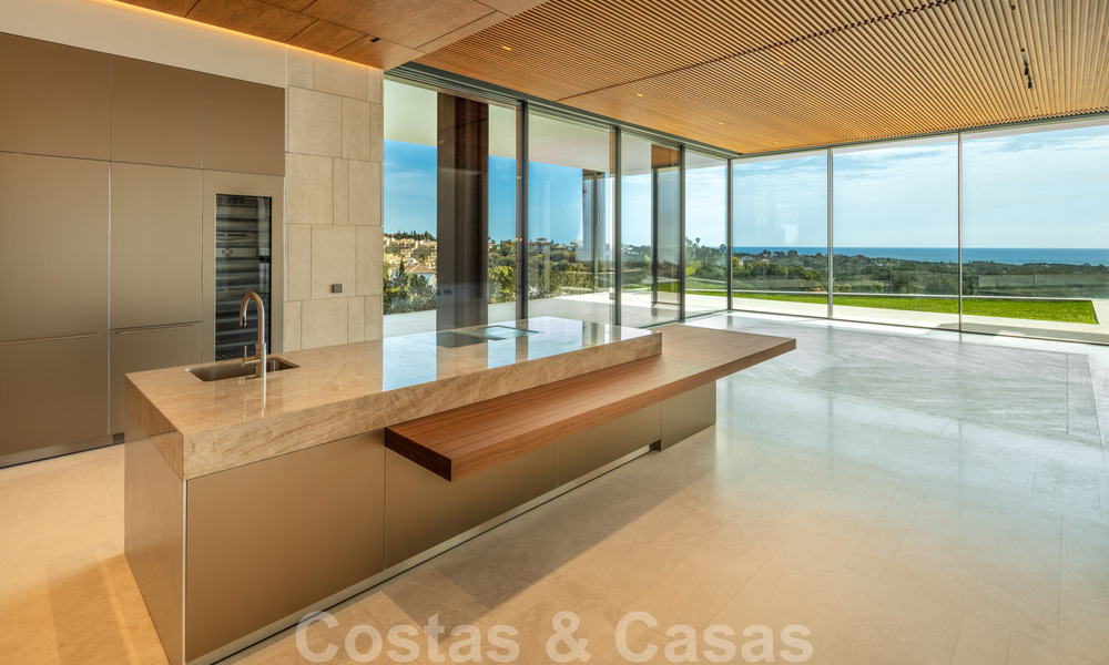 Nieuwe, moderne, majestueuze villa te koop, eerstelijns golf met panoramisch uitzicht in vijfsterren golfresort in Marbella - Benahavis 38464