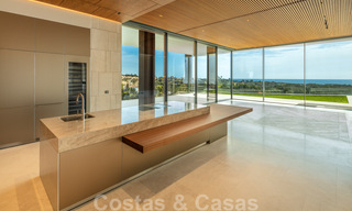 Nieuwe, moderne, majestueuze villa te koop, eerstelijns golf met panoramisch uitzicht in vijfsterren golfresort in Marbella - Benahavis 38464 