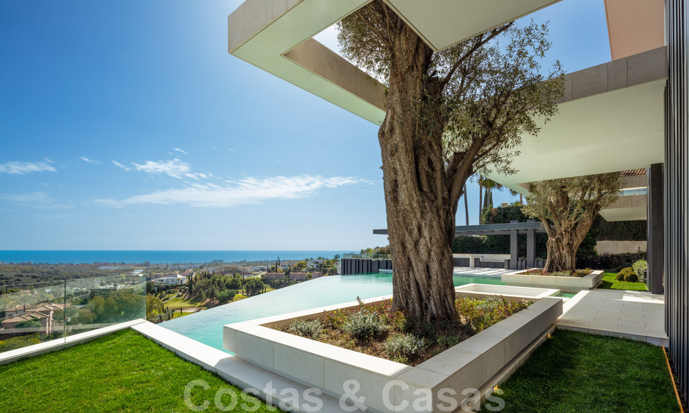 Nieuwe, moderne, majestueuze villa te koop, eerstelijns golf met panoramisch uitzicht in vijfsterren golfresort in Marbella - Benahavis 38474