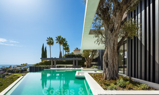 Nieuwe, moderne, majestueuze villa te koop, eerstelijns golf met panoramisch uitzicht in vijfsterren golfresort in Marbella - Benahavis 38475 
