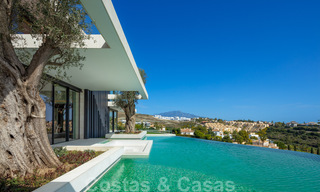 Nieuwe, moderne, majestueuze villa te koop, eerstelijns golf met panoramisch uitzicht in vijfsterren golfresort in Marbella - Benahavis 38477 