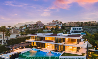 Nieuwe, moderne, majestueuze villa te koop, eerstelijns golf met panoramisch uitzicht in vijfsterren golfresort in Marbella - Benahavis 38482 