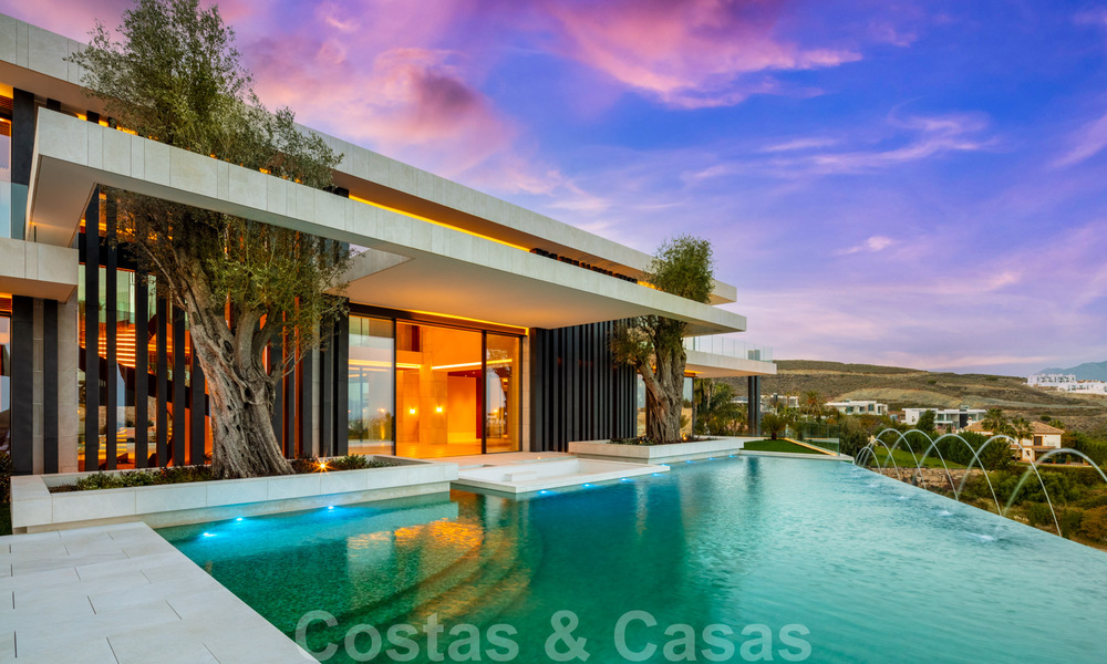 Nieuwe, moderne, majestueuze villa te koop, eerstelijns golf met panoramisch uitzicht in vijfsterren golfresort in Marbella - Benahavis 38487
