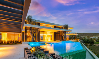 Nieuwe, moderne, majestueuze villa te koop, eerstelijns golf met panoramisch uitzicht in vijfsterren golfresort in Marbella - Benahavis 38488 