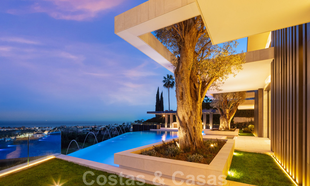 Nieuwe, moderne, majestueuze villa te koop, eerstelijns golf met panoramisch uitzicht in vijfsterren golfresort in Marbella - Benahavis 38489