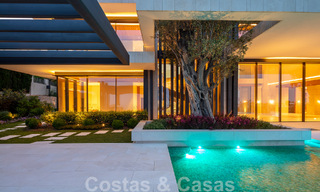 Nieuwe, moderne, majestueuze villa te koop, eerstelijns golf met panoramisch uitzicht in vijfsterren golfresort in Marbella - Benahavis 52346 