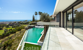 Nieuwe, moderne, majestueuze villa te koop, eerstelijns golf met panoramisch uitzicht in vijfsterren golfresort in Marbella - Benahavis 52362 