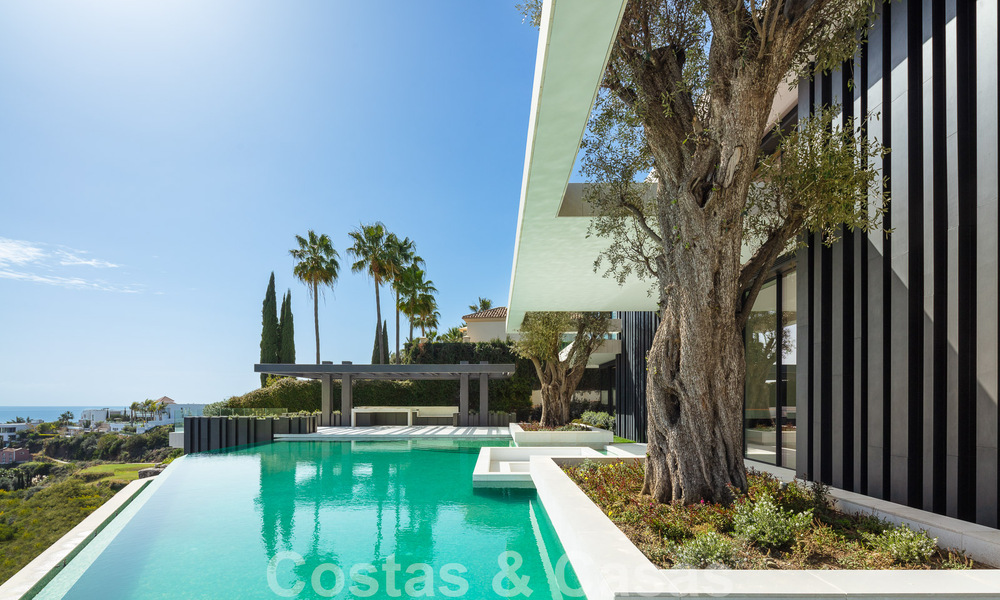 Nieuwe, moderne, majestueuze villa te koop, eerstelijns golf met panoramisch uitzicht in vijfsterren golfresort in Marbella - Benahavis 52365