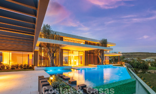 Nieuwe, moderne, majestueuze villa te koop, eerstelijns golf met panoramisch uitzicht in vijfsterren golfresort in Marbella - Benahavis 52373 