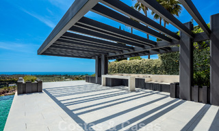 Nieuwe, moderne, majestueuze villa te koop, eerstelijns golf met panoramisch uitzicht in vijfsterren golfresort in Marbella - Benahavis 52376 