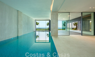 Nieuwe, moderne, majestueuze villa te koop, eerstelijns golf met panoramisch uitzicht in vijfsterren golfresort in Marbella - Benahavis 52379 