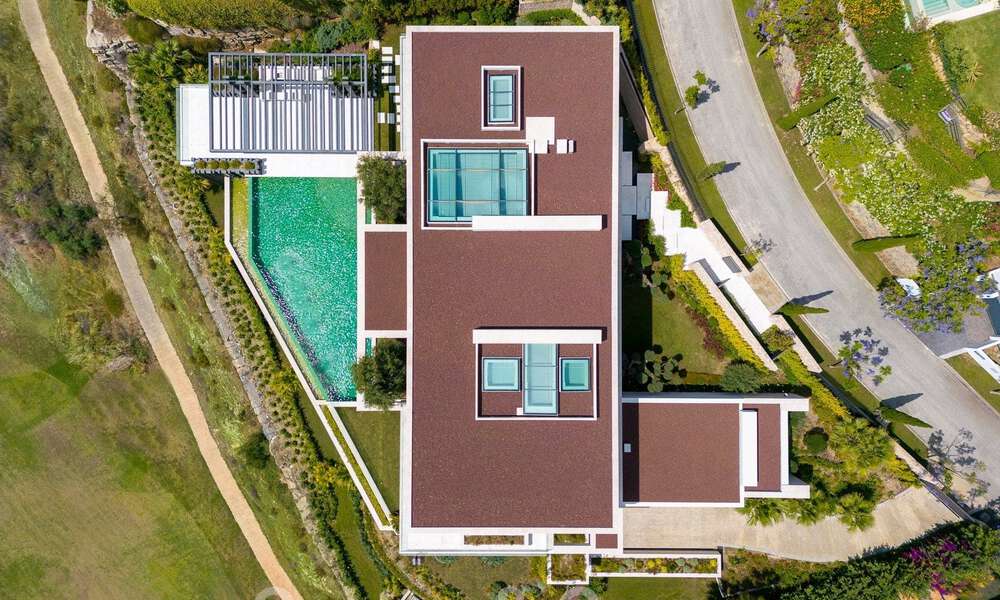 Nieuwe, moderne, majestueuze villa te koop, eerstelijns golf met panoramisch uitzicht in vijfsterren golfresort in Marbella - Benahavis 52384