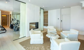 Instapklare, nieuwe luxevilla te koop met panoramisch zeezicht, in een eersteklas golfresort, Benahavis - Marbella 38547 