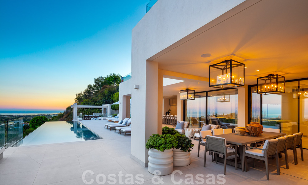 Instapklare, nieuwe luxevilla te koop met panoramisch zeezicht, in een eersteklas golfresort, Benahavis - Marbella 38555