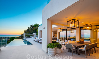 Instapklare, nieuwe luxevilla te koop met panoramisch zeezicht, in een eersteklas golfresort, Benahavis - Marbella 38555 