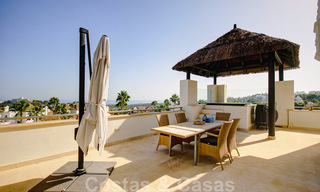 Prachtig, hedendaags penthouse te koop met panoramisch uitzicht op zee in een afgeschermd complex in het exclusieve Benahavis - Marbella 38573 