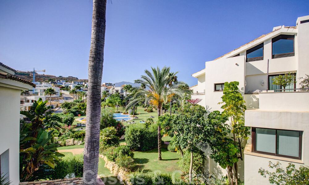 Prachtig, hedendaags penthouse te koop met panoramisch uitzicht op zee in een afgeschermd complex in het exclusieve Benahavis - Marbella 38579