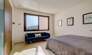 Prachtig, hedendaags penthouse te koop met panoramisch uitzicht op zee in een afgeschermd complex in het exclusieve Benahavis - Marbella 38582 