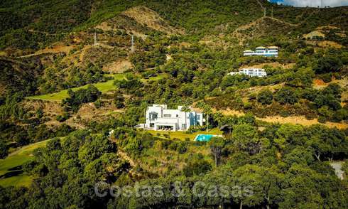 Eigentijdse luxevilla te koop in eerstelijns golf met een prachtig uitzicht in het exclusieve La Zagaleta Golfresort, Benahavis - Marbella 38685