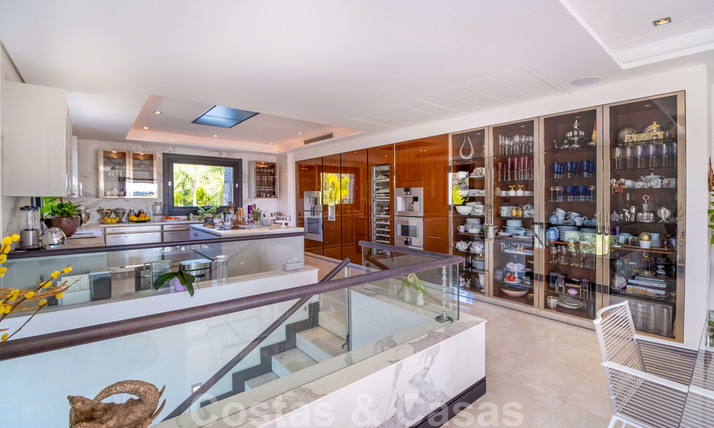 Eigentijdse luxevilla te koop in eerstelijns golf met een prachtig uitzicht in het exclusieve La Zagaleta Golfresort, Benahavis - Marbella 38715
