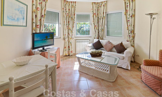 Luxevilla te koop in een klassieke Spaanse stijl, met panoramisch zeezicht in Benahavis - Marbella 38761 